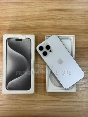 Neuf Apple iPhone 15 Pro Max 256 GB