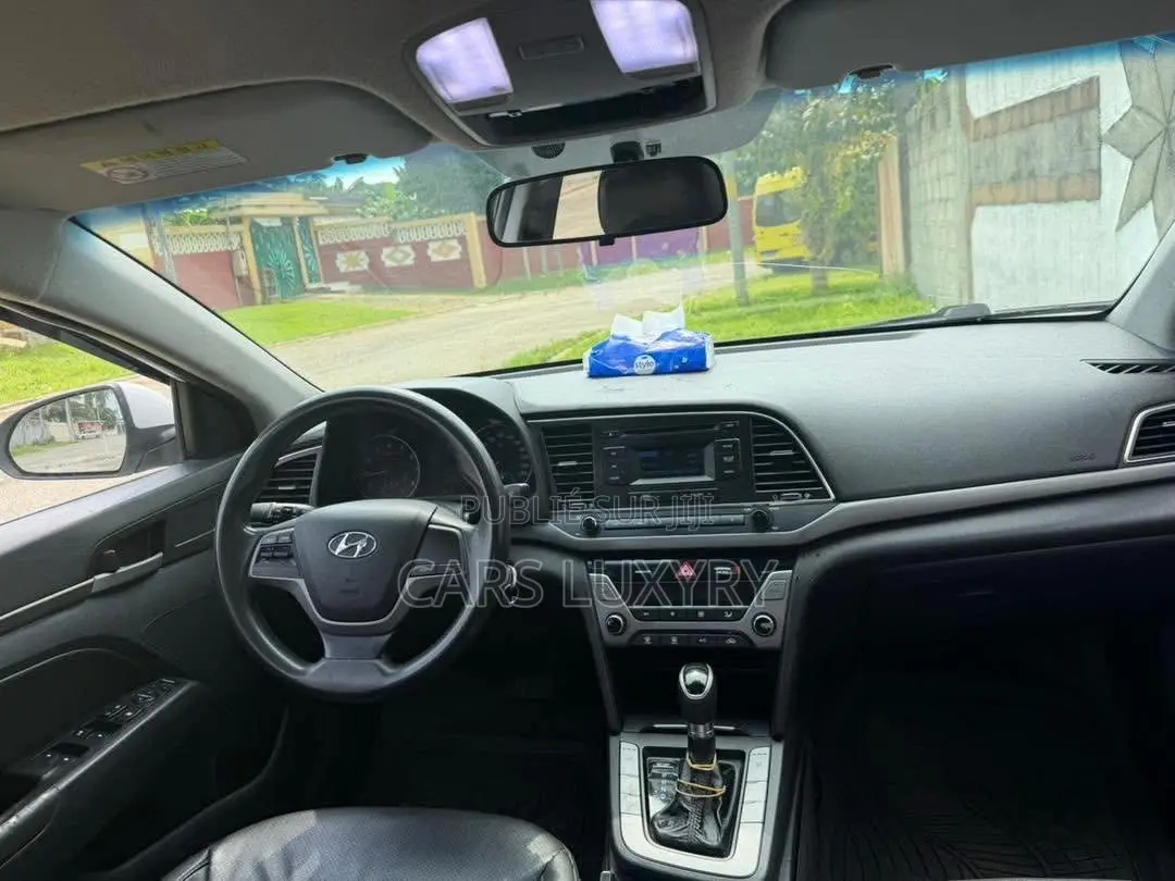 Hyundai Avante 2017 Blanc