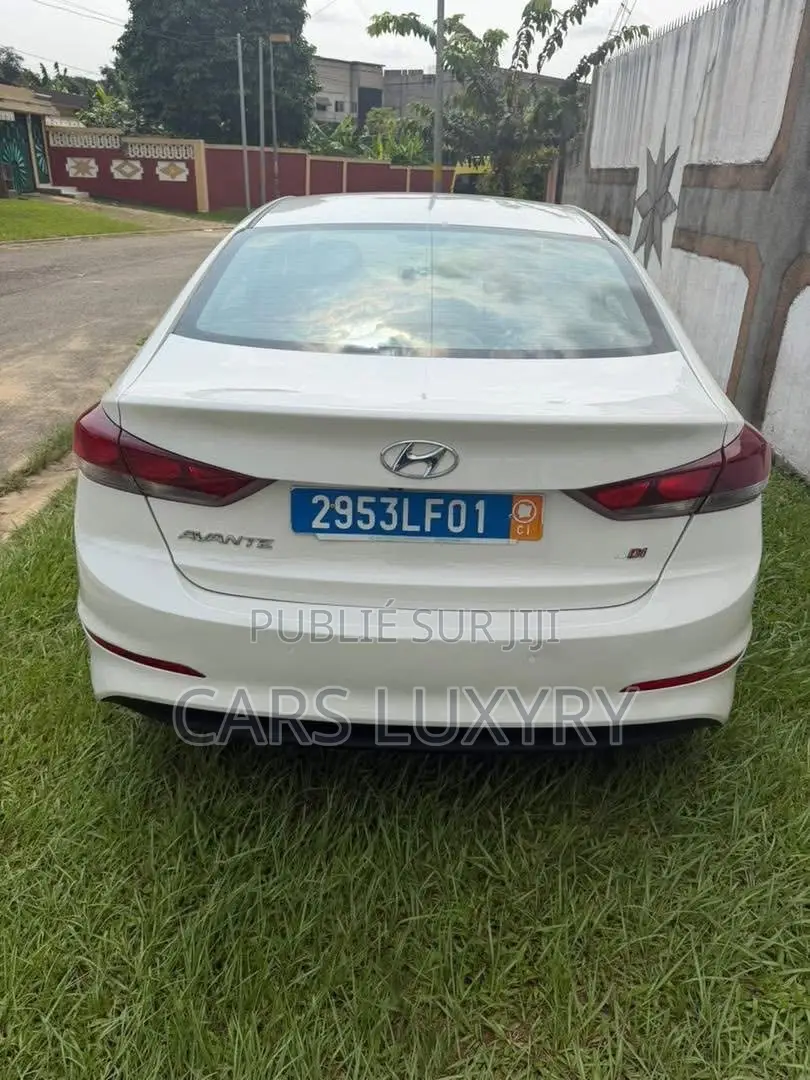Hyundai Avante 2017 Blanc