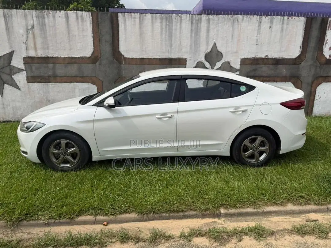 Hyundai Avante 2017 Blanc