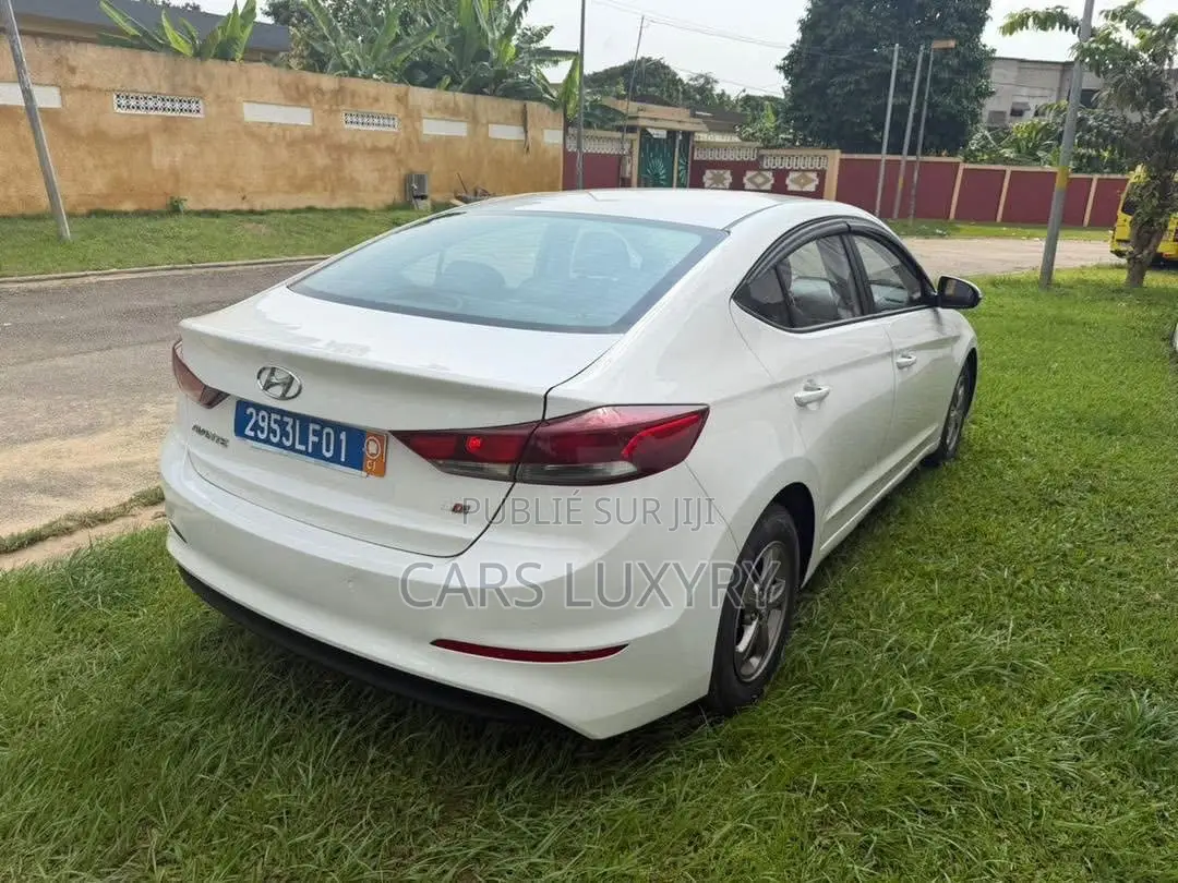 Hyundai Avante 2017 Blanc