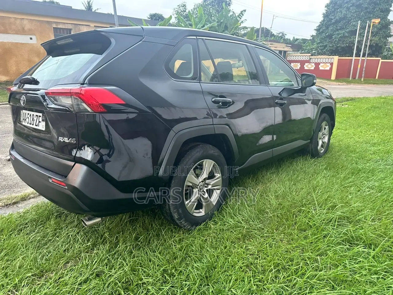 Toyota RAV4 LE 2021 Black