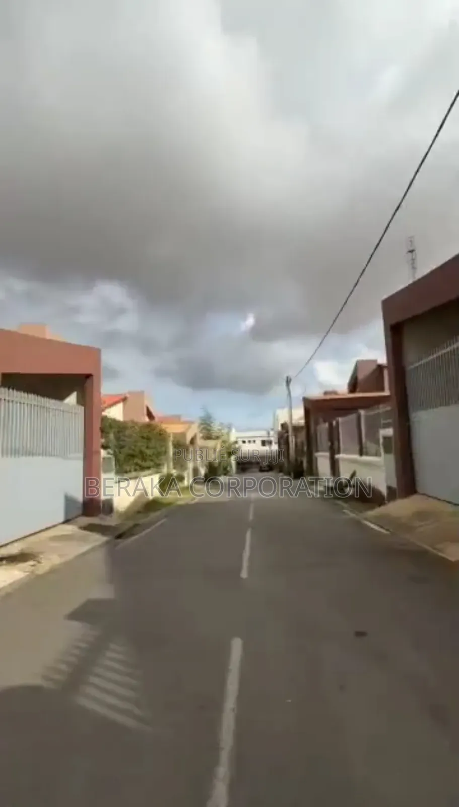 6chbre Duplex dans Beraka Corporation, Cocody à Vendre