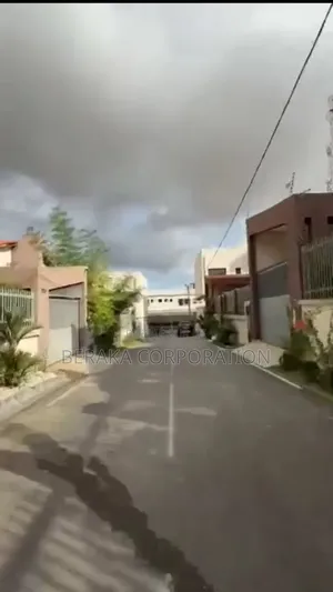 6chbre Duplex dans Beraka Corporation, Cocody à Vendre