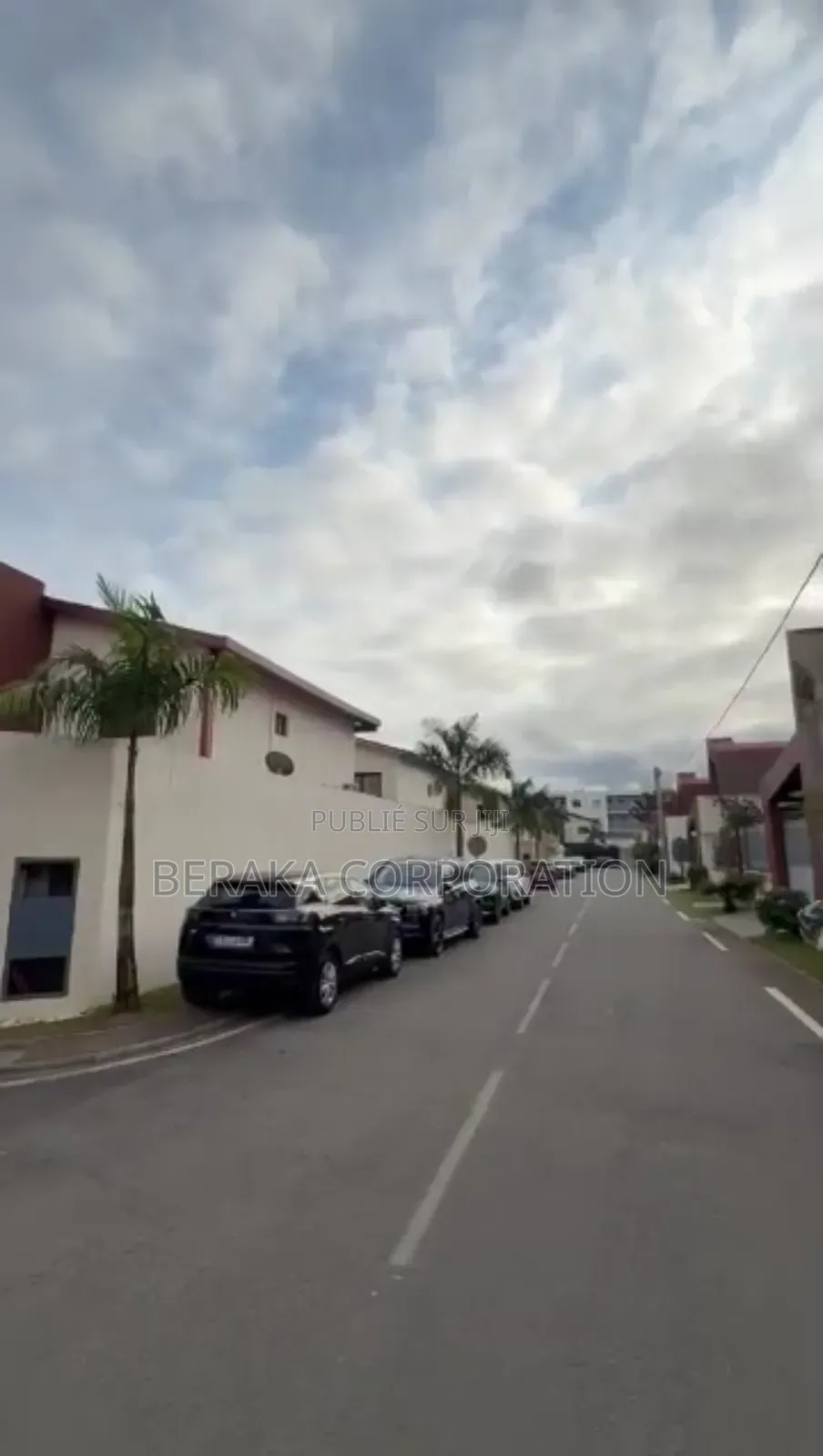 6chbre Duplex dans Beraka Corporation, Cocody à Vendre