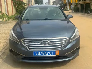 Photo - Hyundai Sonata Base Sedan FWD (2.4L 4cyl 6A) 2017 Turquoise