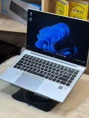 Neuf HP EliteBook 840 G7 16GB Intel Core I5 SSD 512GB
