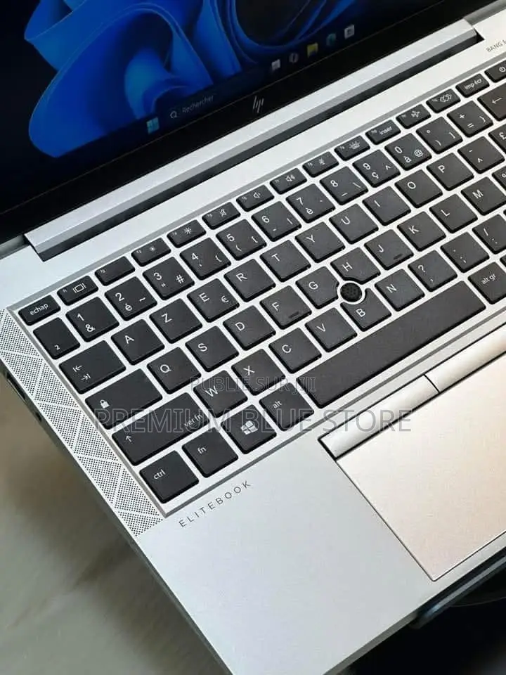 Neuf HP EliteBook 840 G7 16GB Intel Core I5 SSD 512GB
