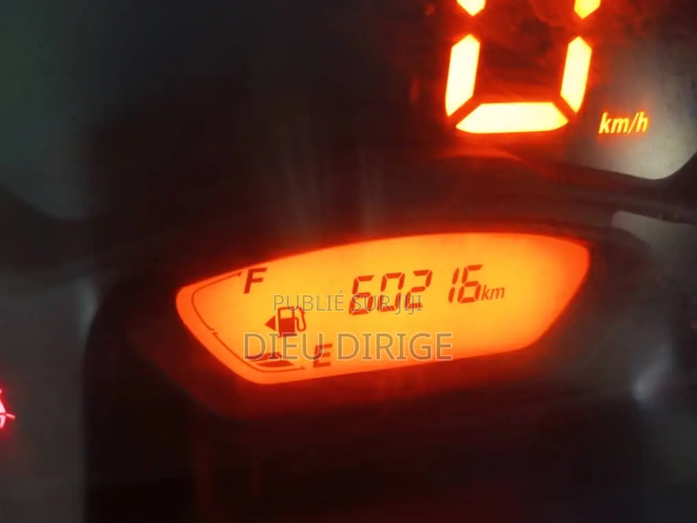 Suzuki S-Presso 2024 Orange