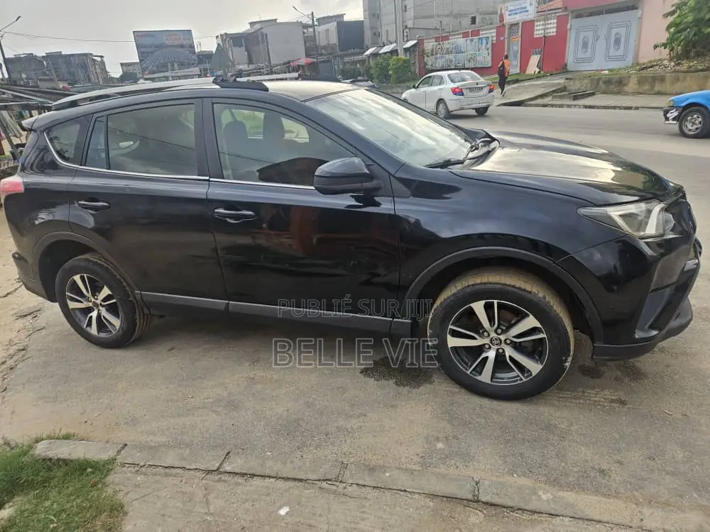 Toyota RAV4 2018 Noir