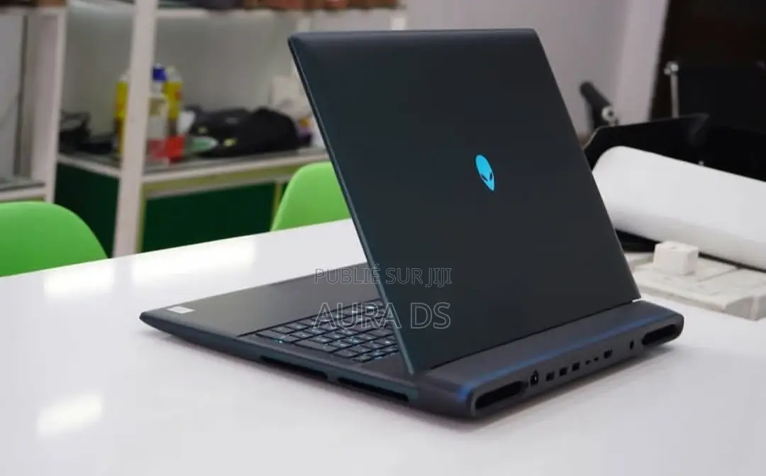 Neuf Dell Alienware 18 Area-51 32GB Intel Core Ultra 9 SSD 2T