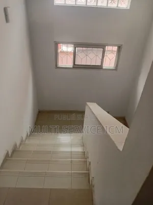 Furnished 5chbre Duplex dans Ismaël Coulibaly, Cocody à Vendre