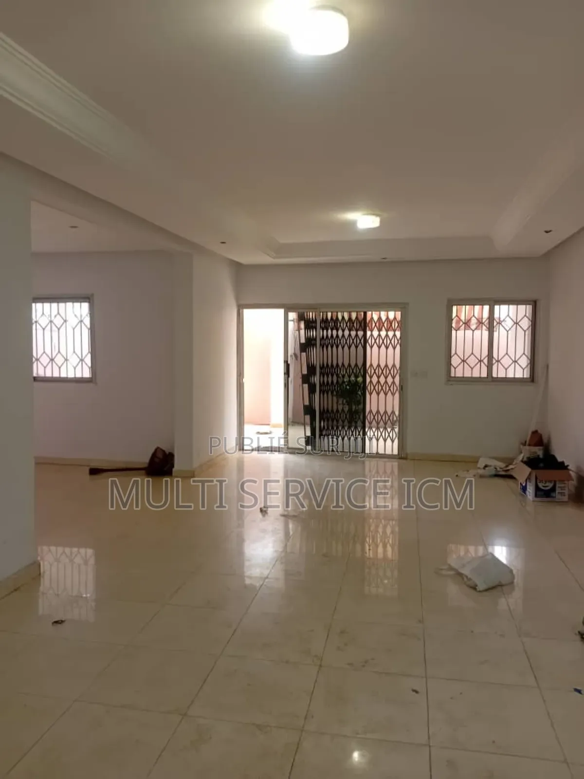 Furnished 5chbre Duplex dans Ismaël Coulibaly, Cocody à Vendre