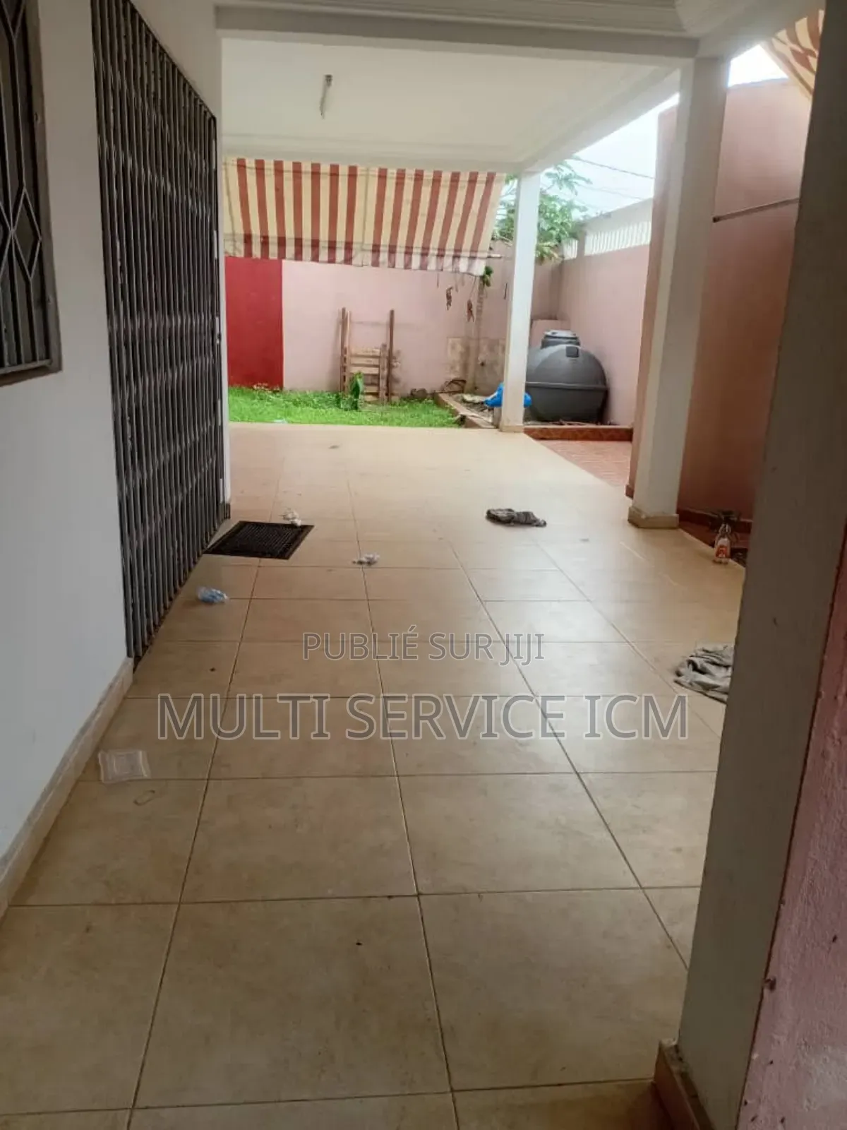 Furnished 5chbre Duplex dans Ismaël Coulibaly, Cocody à Vendre