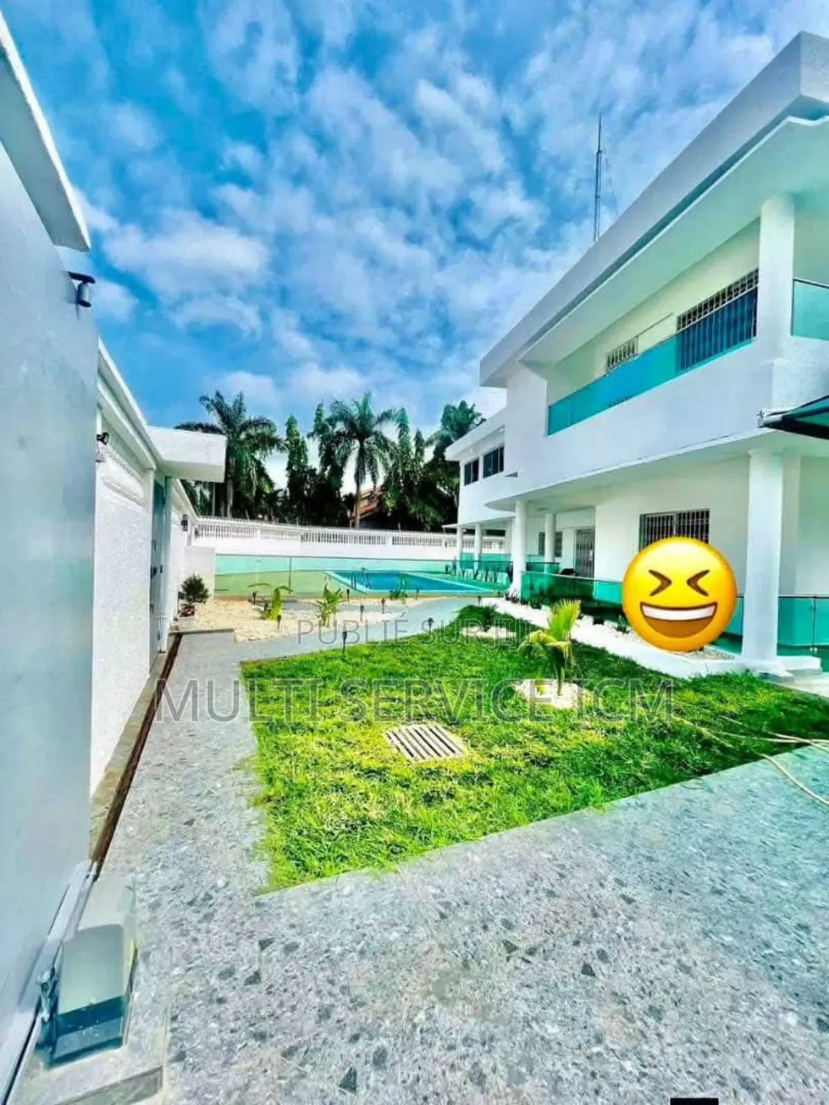 Furnished 8chbre Duplex dans Ismaël Coulibaly, Cocody à Louer