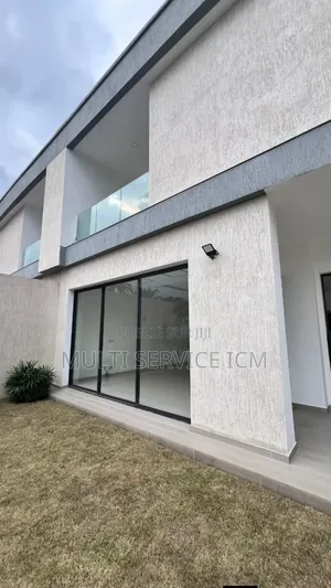 Furnished 5chbre Duplex dans Ismaël Coulibaly, Cocody à Louer