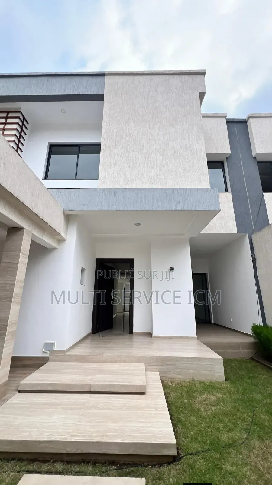 Furnished 5chbre Duplex dans Ismaël Coulibaly, Cocody à Louer