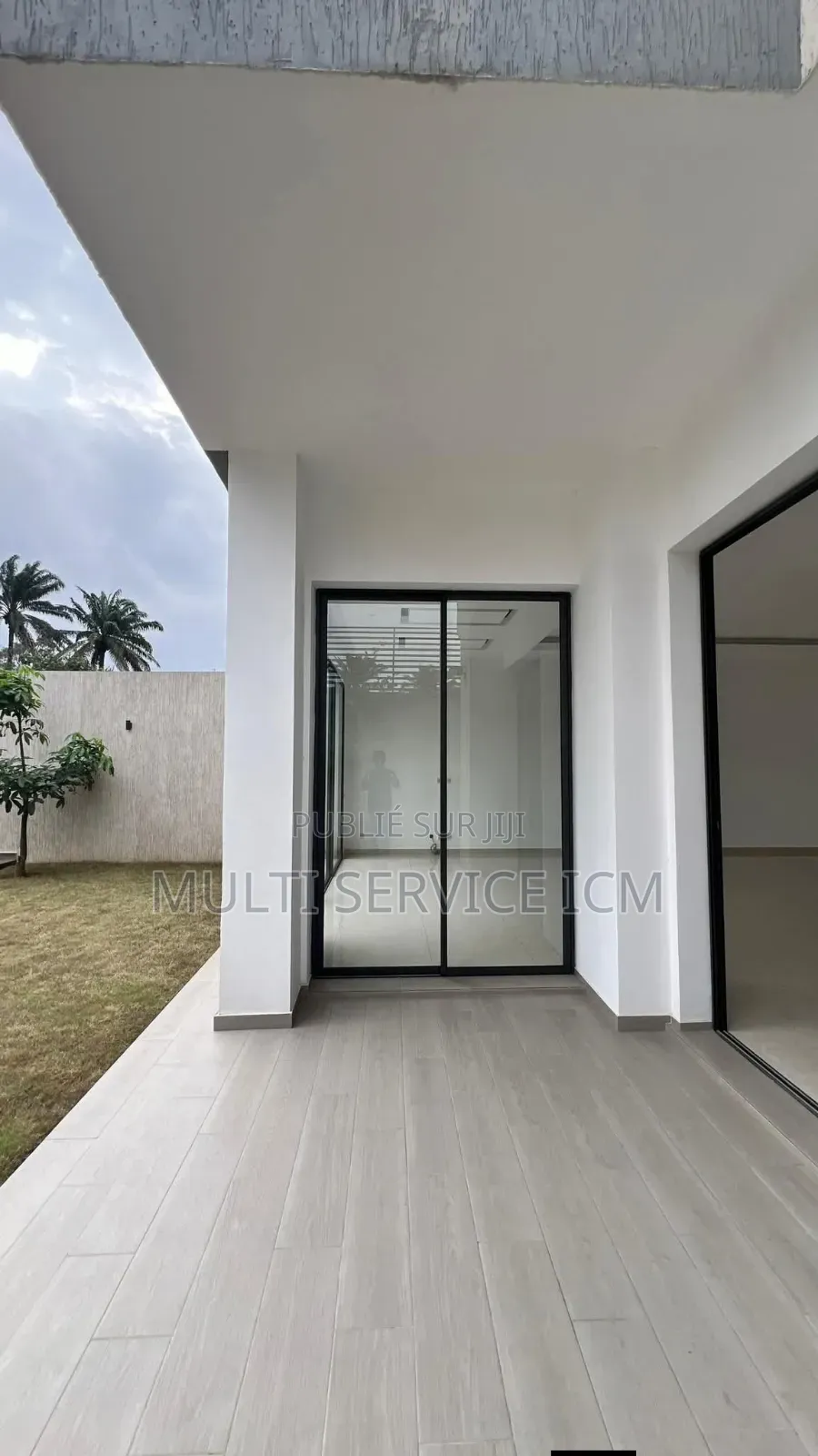 Furnished 5chbre Duplex dans Ismaël Coulibaly, Cocody à Louer