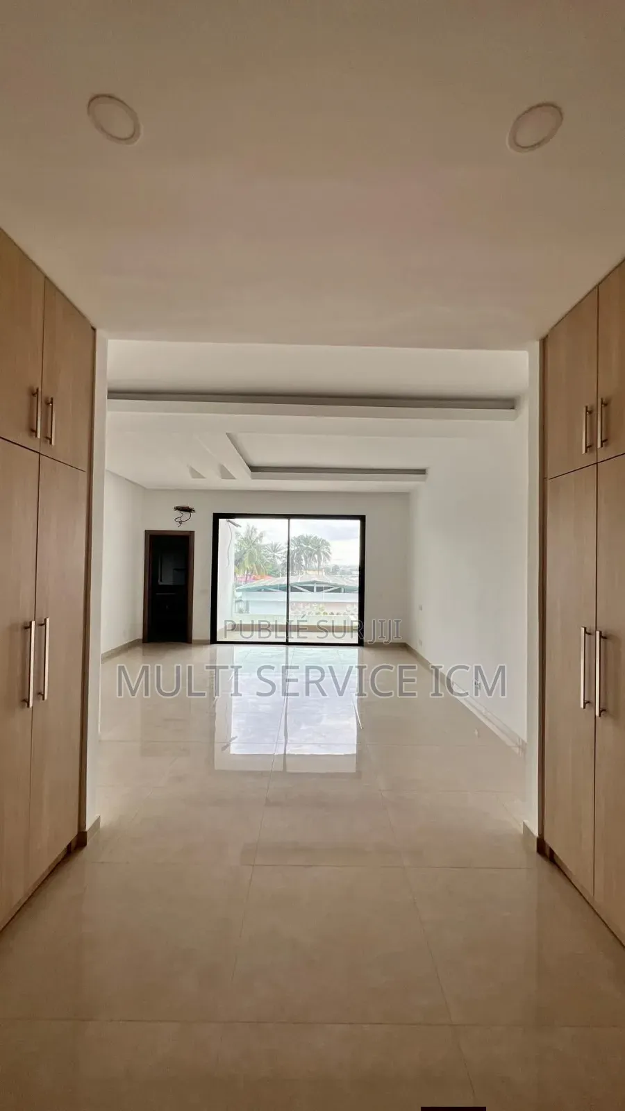 Furnished 5chbre Duplex dans Ismaël Coulibaly, Cocody à Louer