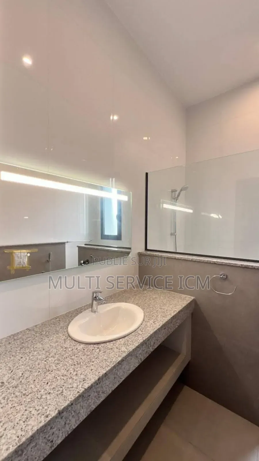 Furnished 5chbre Duplex dans Ismaël Coulibaly, Cocody à Louer