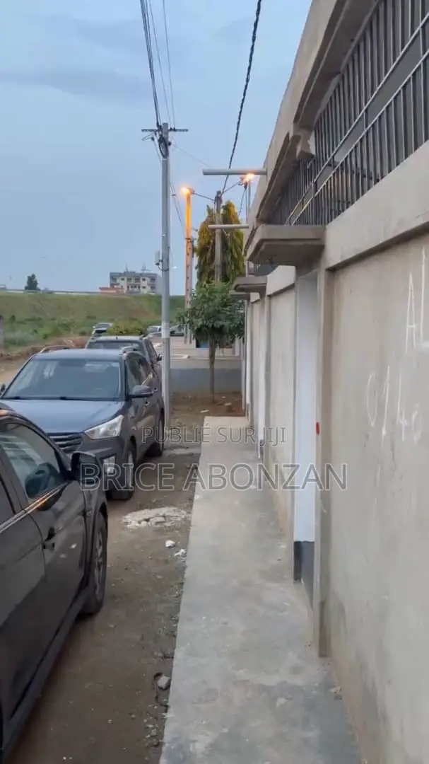 1chbre Studio dans Cocody à Louer