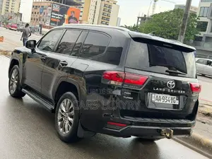 Toyota Land Cruiser 3.5 V6 2022 Black