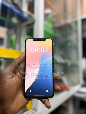 Apple iPhone 11 Pro Max 64 GB Doré