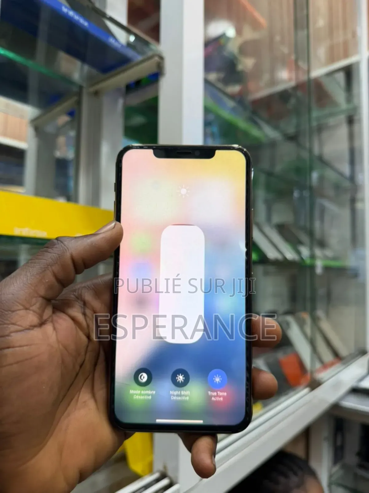 Apple iPhone 11 Pro Max 64 GB Doré