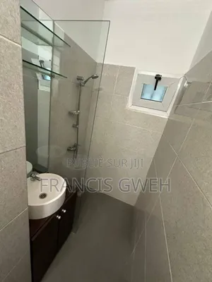 3chbre Duplex dans Francis Gweh, Cocody à Louer