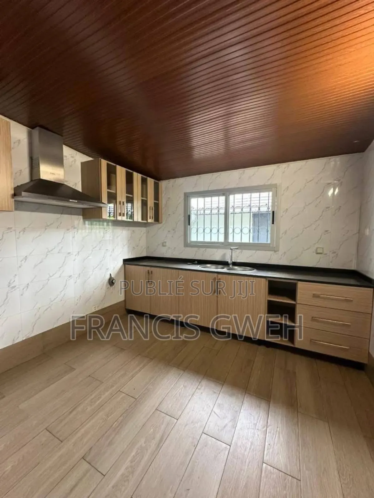 3chbre Duplex dans Francis Gweh, Cocody à Louer