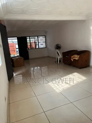 3chbre Villa dans Francis Gweh, Cocody à Louer