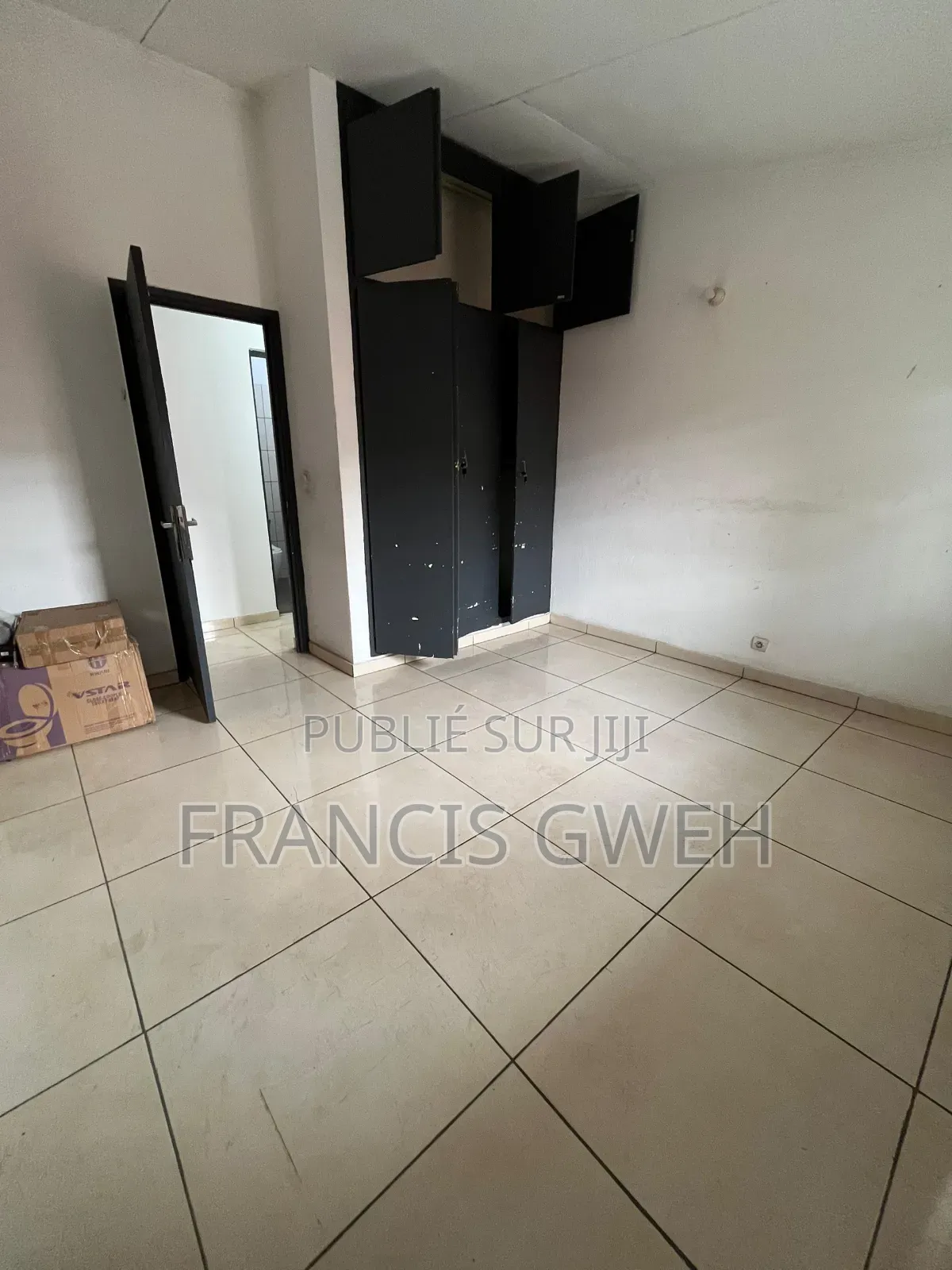 3chbre Villa dans Francis Gweh, Cocody à Louer