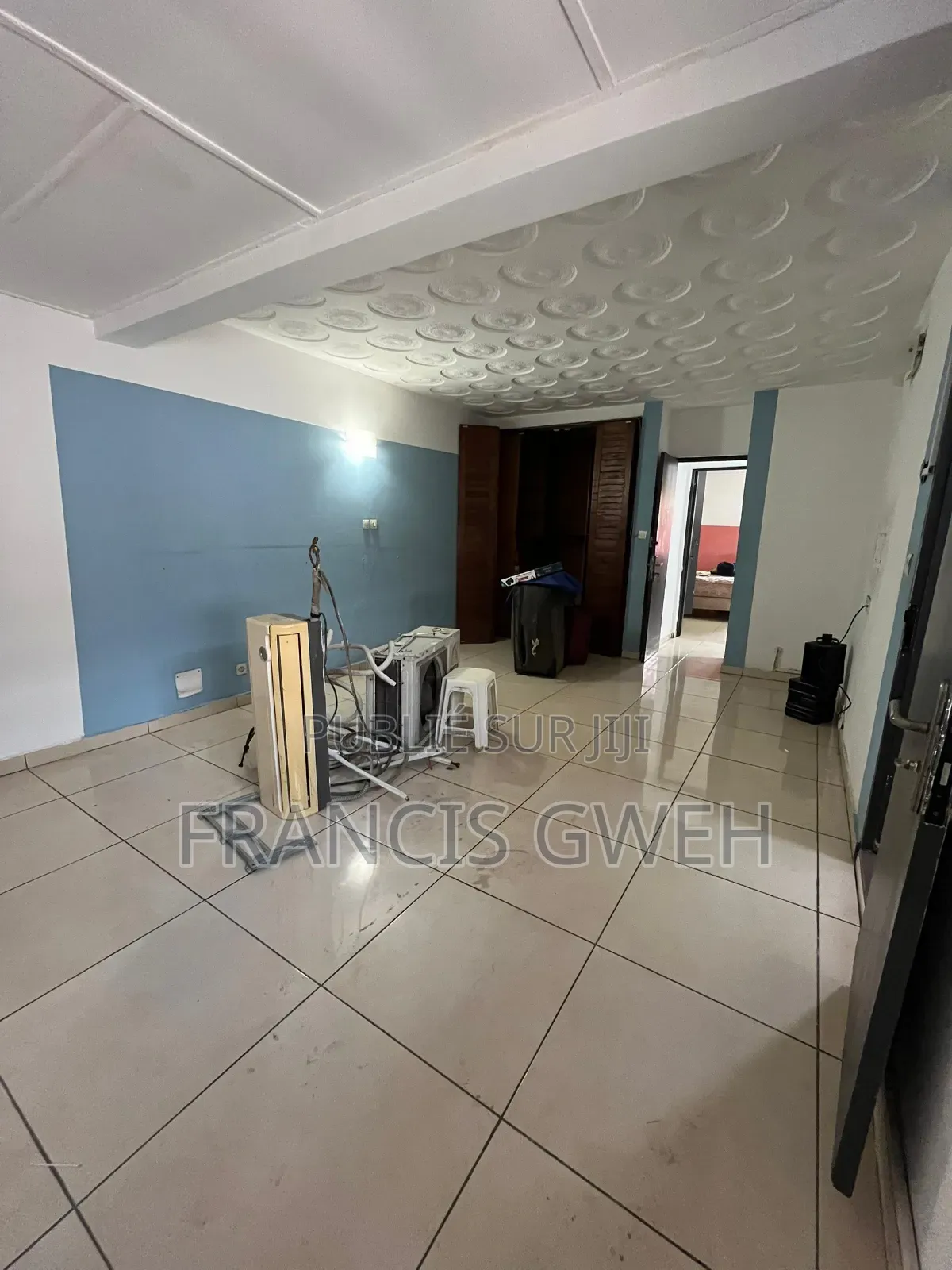 3chbre Villa dans Francis Gweh, Cocody à Louer