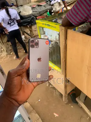 Photo - Apple iPhone 11 Pro 64 GB Gris