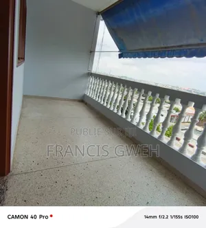 3chbre Appartement dans Francis Gweh, Cocody à Louer
