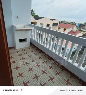 3chbre Appartement dans Francis Gweh, Cocody à Louer