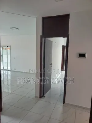 3chbre Appartement dans Francis Gweh, Cocody à Louer