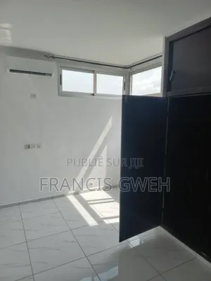 3chbre Appartement dans Francis Gweh, Cocody à Louer