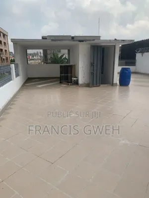 4chbre Duplex dans Francis Gweh, Cocody à Louer