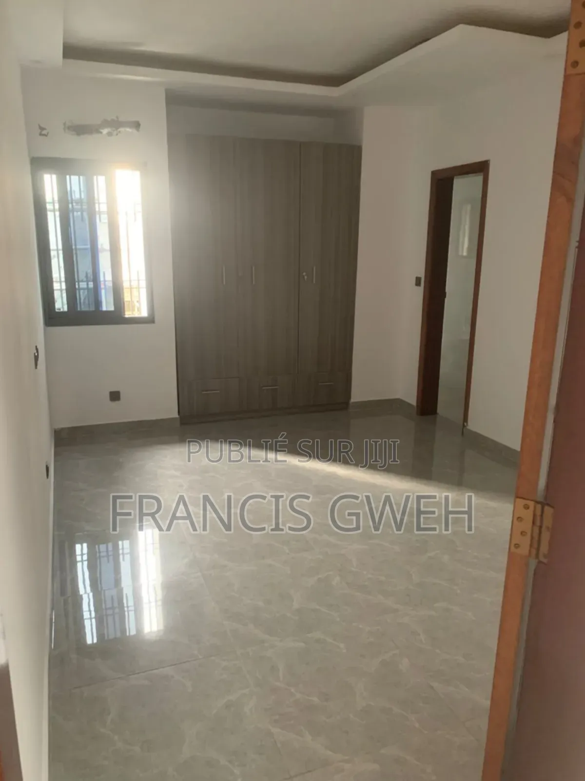 4chbre Duplex dans Francis Gweh, Cocody à Louer