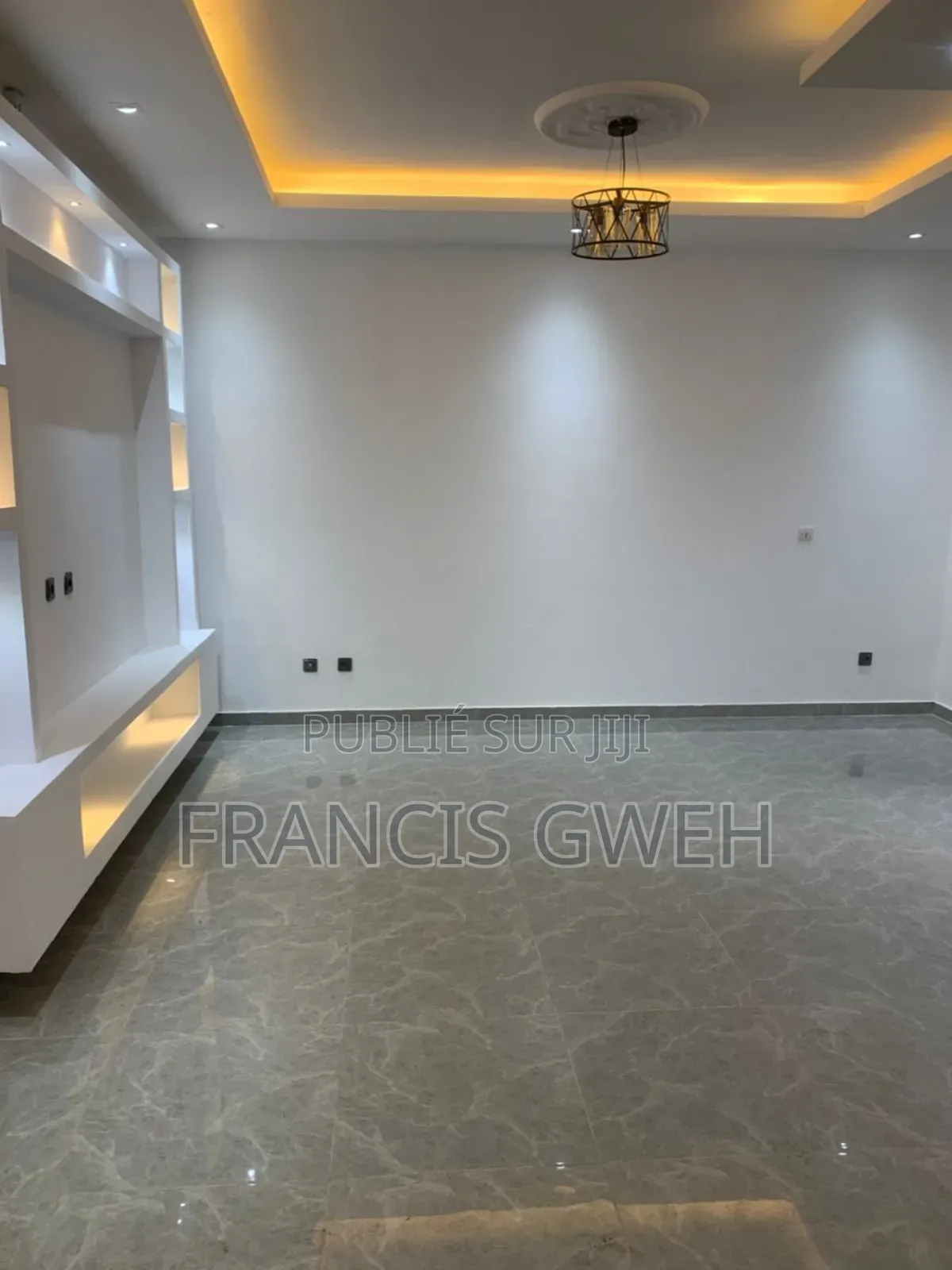 4chbre Duplex dans Francis Gweh, Cocody à Louer