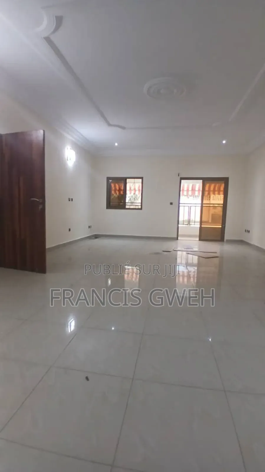 5chbre Duplex dans Francis Gweh, Cocody à Louer