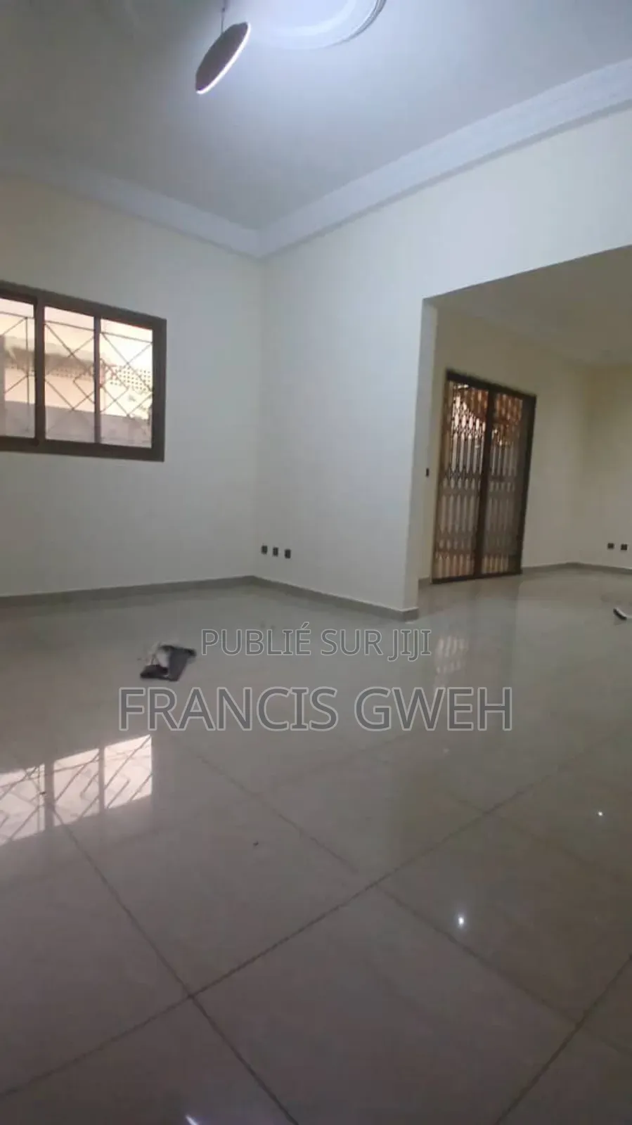 5chbre Duplex dans Francis Gweh, Cocody à Louer
