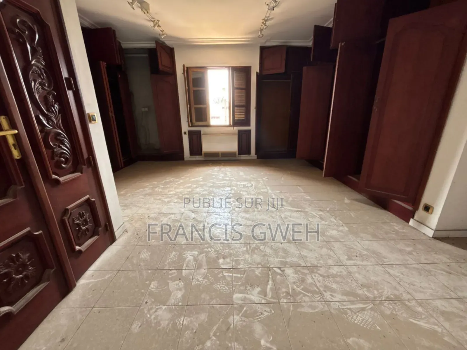 7chbre Duplex dans Francis Gweh, Cocody à Vendre