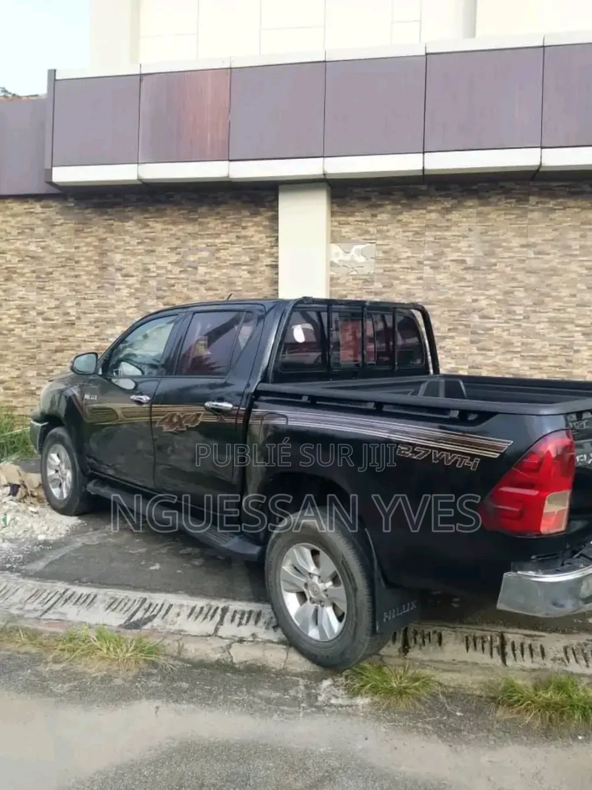 Toyota Hilux 2020 Black