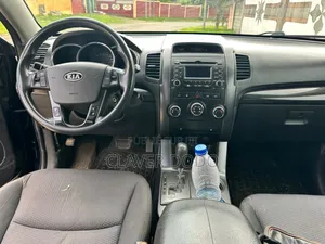 Kia Sorento 2011 Black