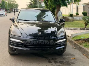 Porsche Cayenne 2016 Black