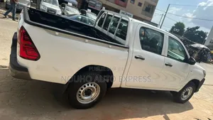 Toyota Hilux 2022 Blanc