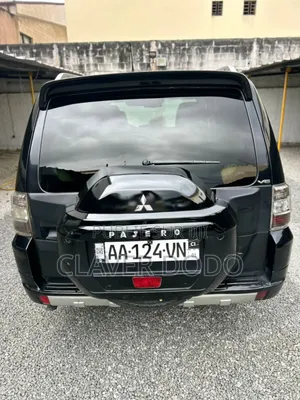 Mitsubishi Pajero 2015 Black