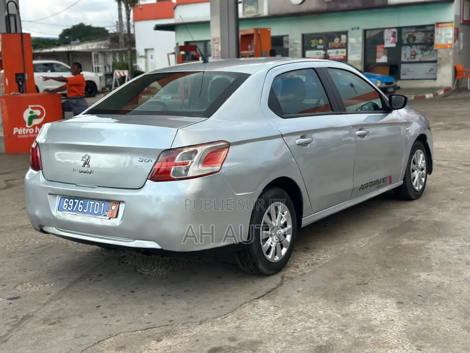 Peugeot 301 2016 Blanc